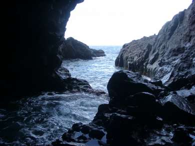 Cueva del Diablo; Blick aus dem Inneren auf den Eingang