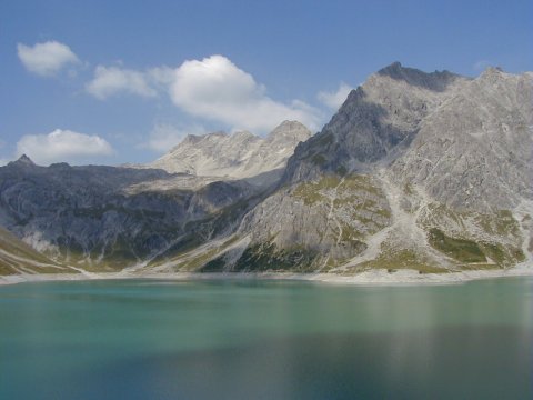 Luenersee 1970m - im Hintergrund der Schesaplana 2965m