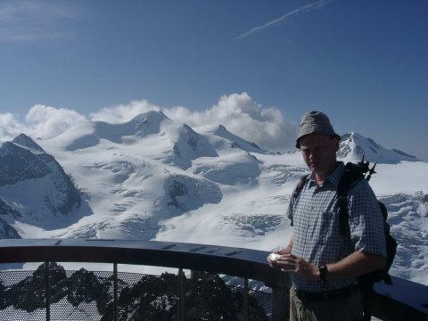 Hinterer Brunnenkogel (3438m): Thomas vor der Wildspitze (3774m)