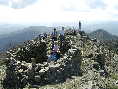 Gipfel des Papoutsa (1554m)